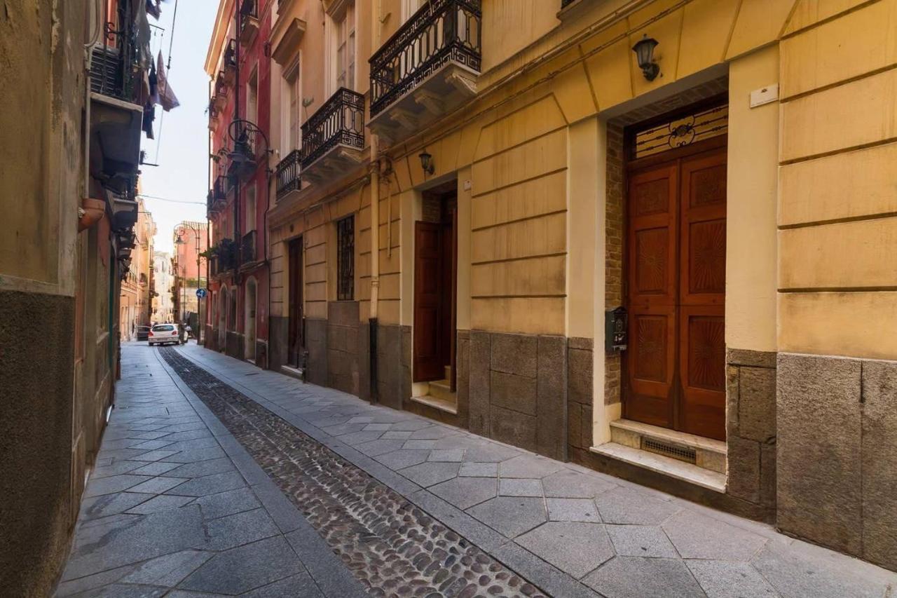 Antica Casa In Centro Storico Castello Appartamento